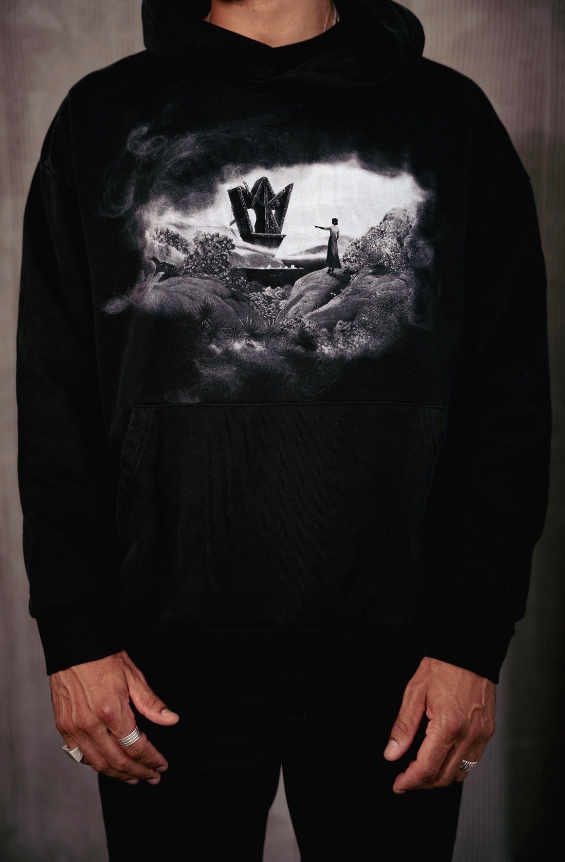 MONUMENT HOODIE