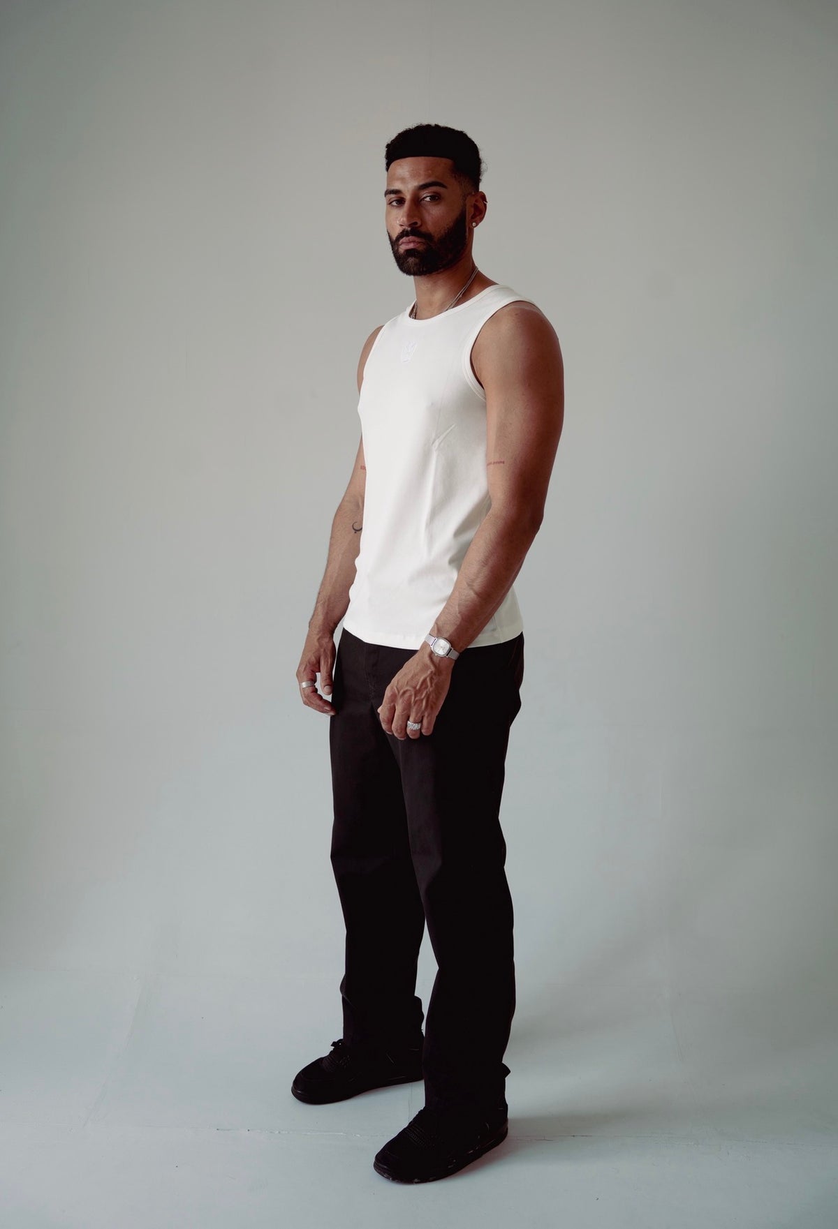 BASIC WHITE VEST