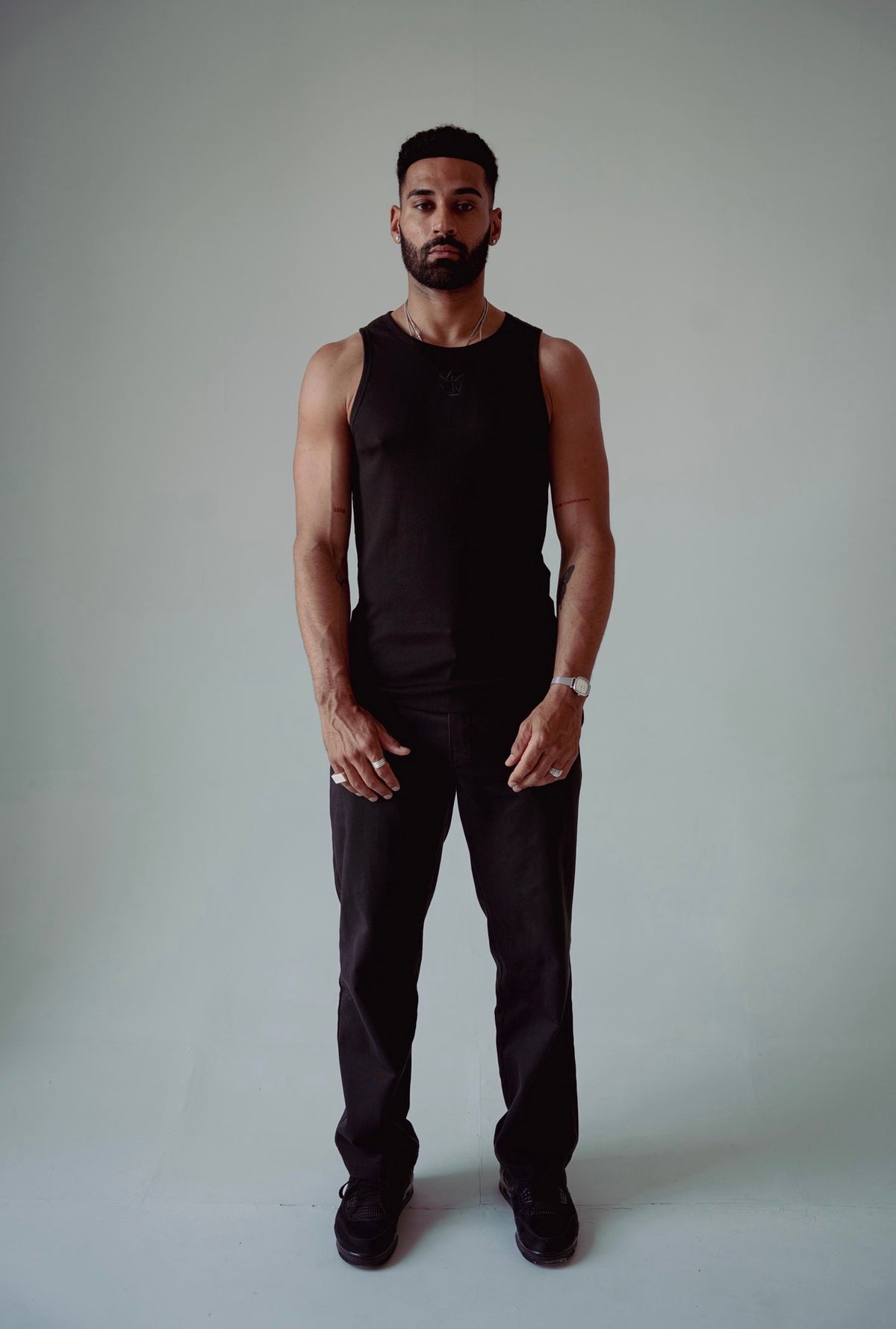 BASIC BLACK VEST