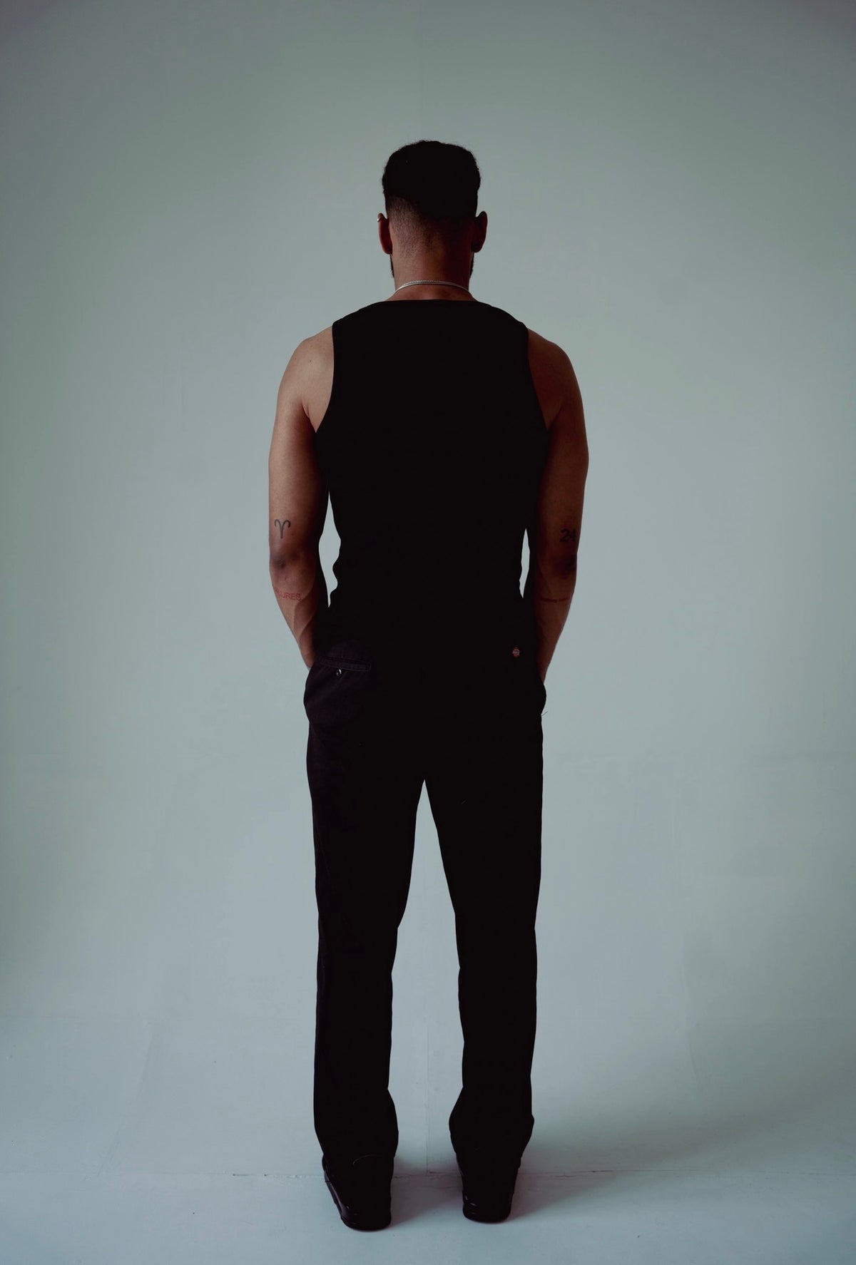 BASIC BLACK VEST