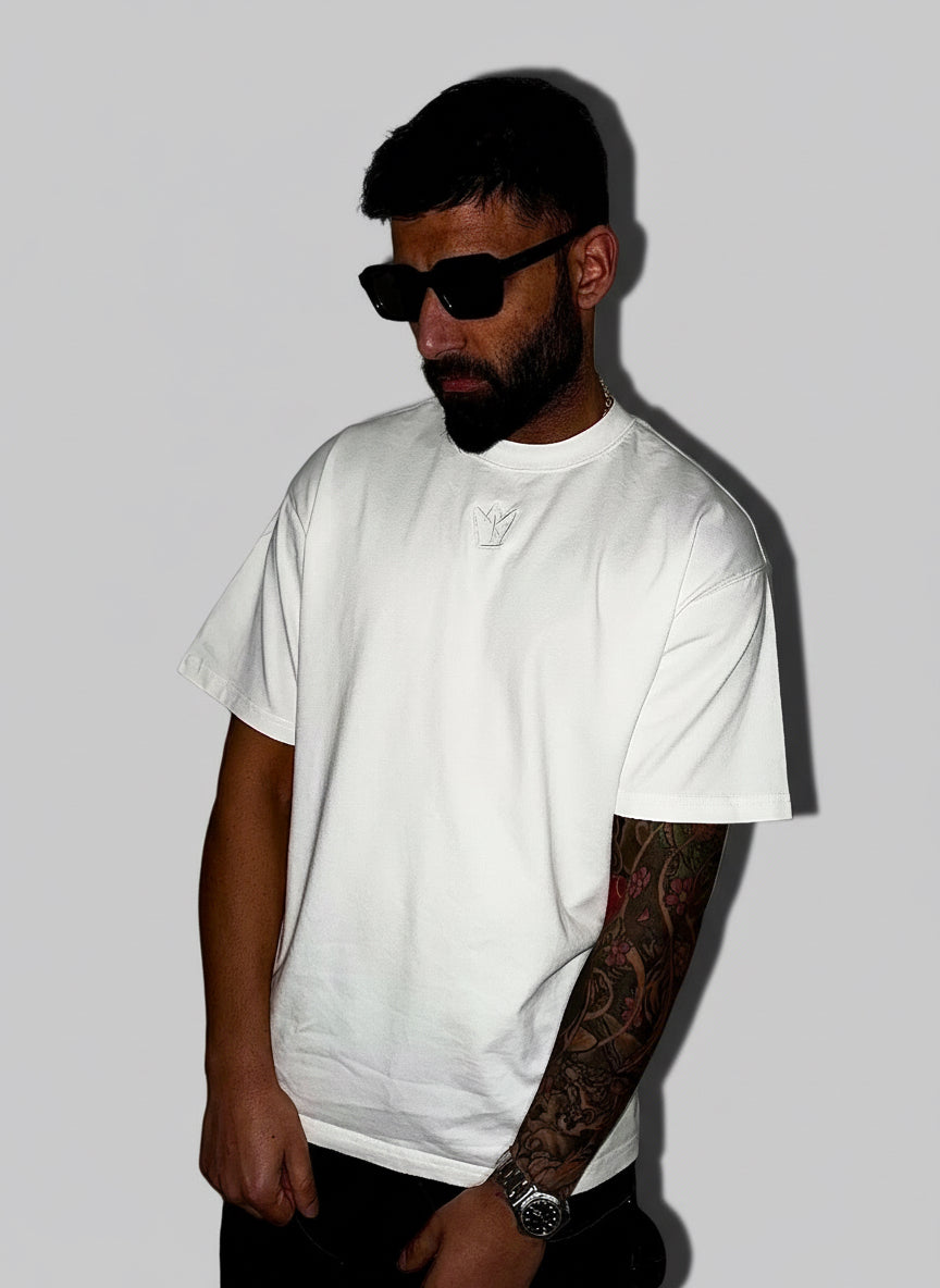 BASIC WHITE TEE