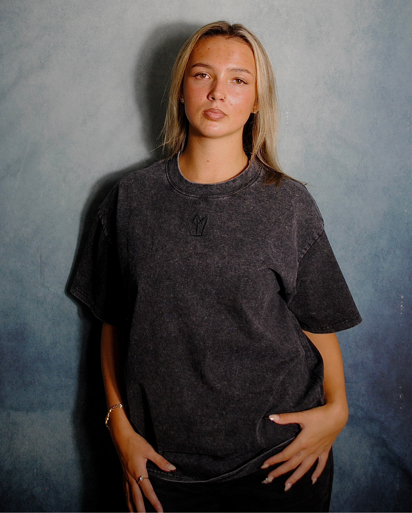 BASIC GREY ACID WASH T-SHIRT